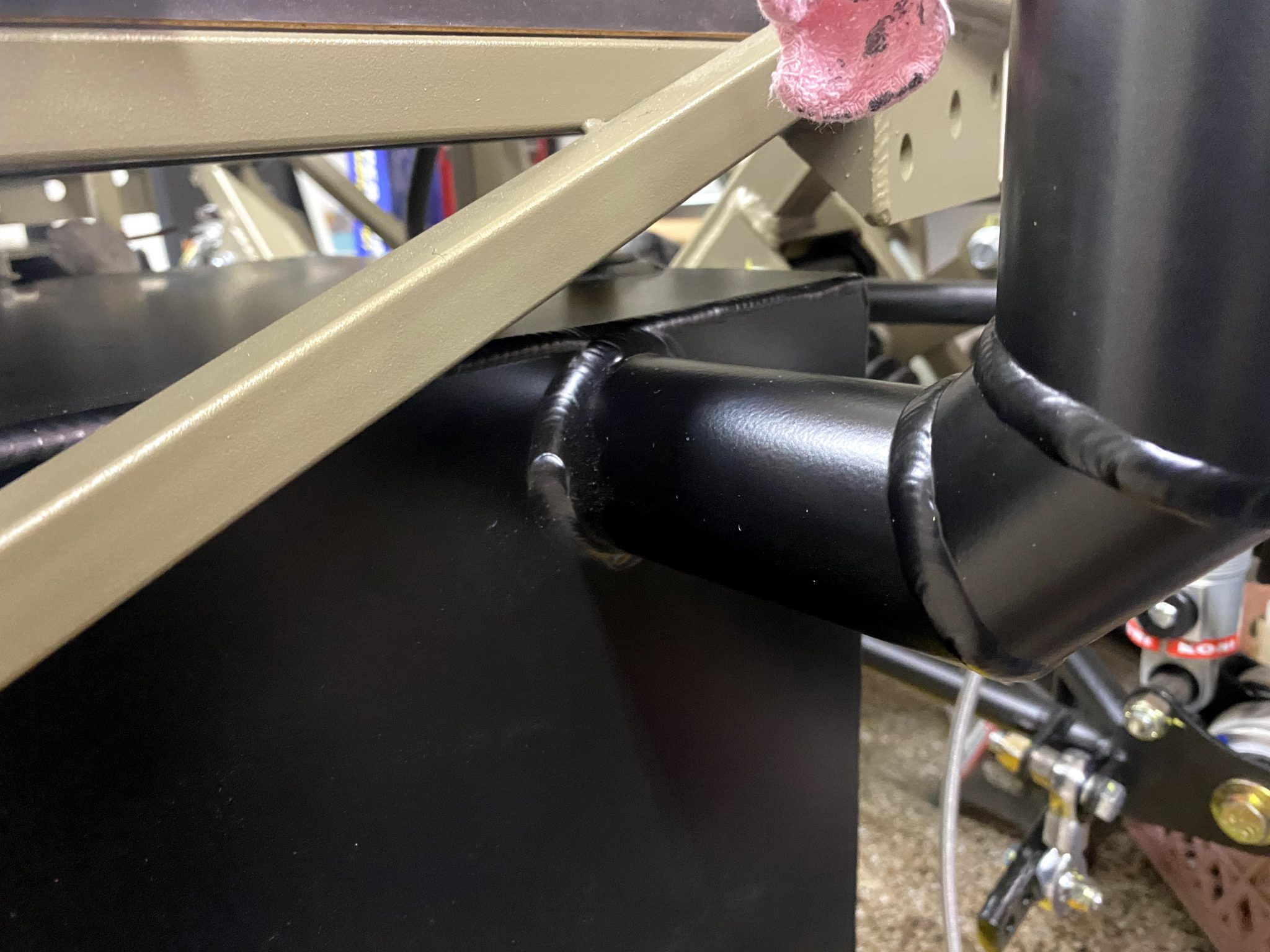 fuel filler neck spacing